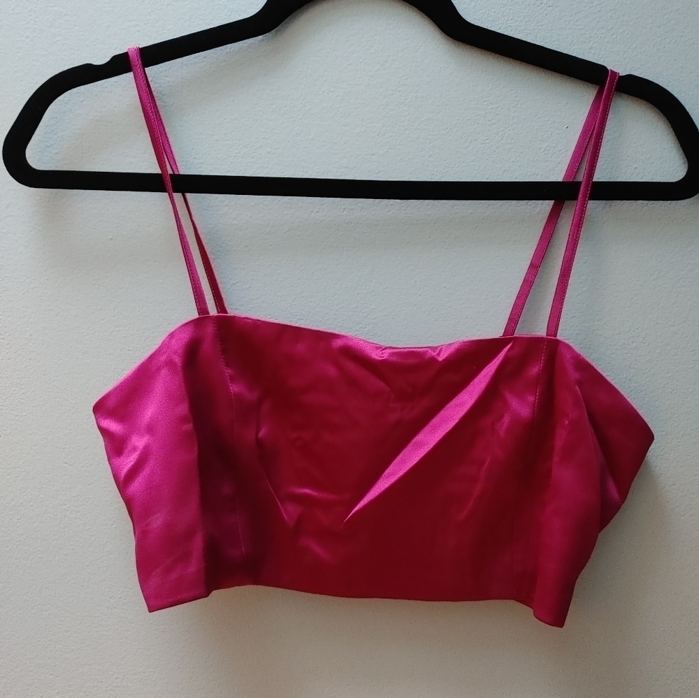 4/$20 NWOT House of Harlow 1960 fuschia crop top